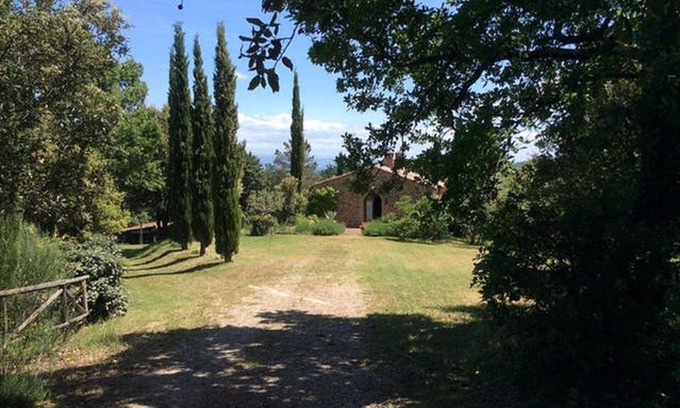 San Macario In Monte House | Historic Farmhouse Retreat with Pool and Ocean View