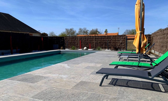La Garnache Cottage | Relaxing Getaway at Gite La Garnache with Pool & Spa