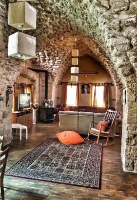 Yodfat Villa | Enchanting 19th Century House in Galilee - Rated 9.8/10