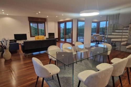 El Pison House | Family-Friendly Retreat at El Sangar Somio - 4-Star Comfort