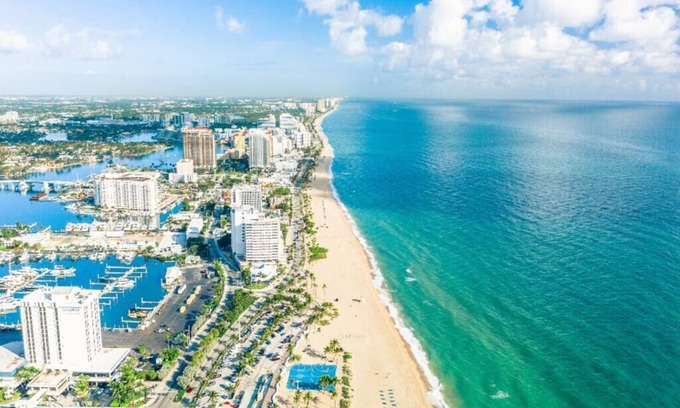 Lauderdale Beach Apartment | Cozy Oceanfront Retreat Steps from the Beach
