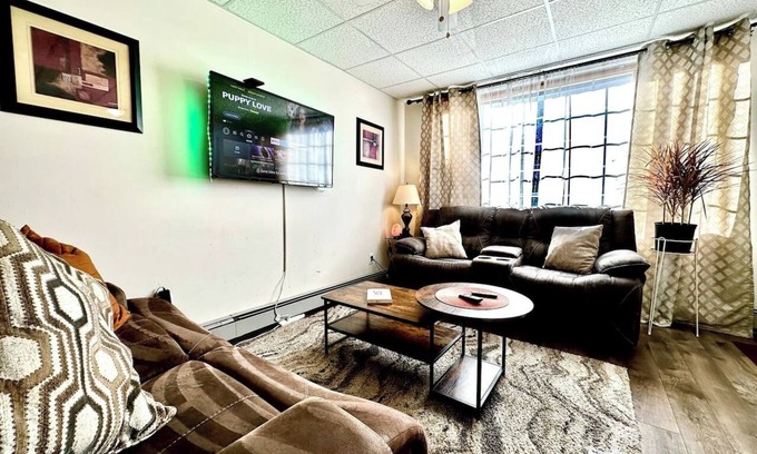 Swarthmore Apartment | Cozy 1B1B Retreat in Swarthmore with Parking & Breakfast