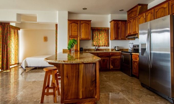 Naranjos Agrios Condo | Relaxing 1B/1B Pool Retreat with Lake Arenal Views