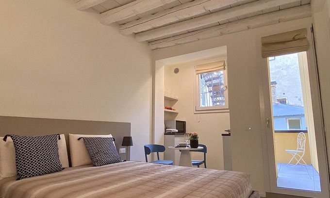 Historic Centre Apartment | Cozy 1B Palladio-Residence with Pool and Spa Amenities