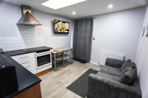 Newark Apartment | Smart 1B Apartments: Rated 8.8 for Memorable Stays