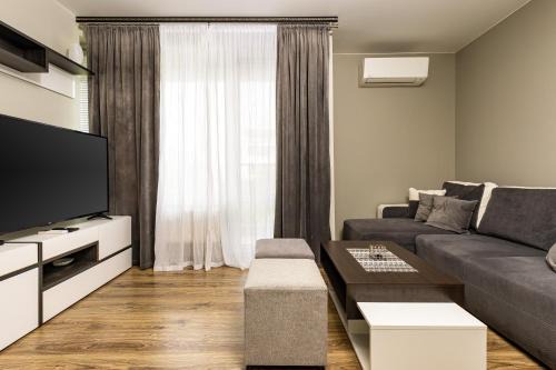 Plovdiv Apartment | 1BD Flat in Plovdiv - 25 min Walk from the Centre by Flat Mаnаger