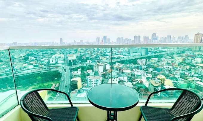 Bangkal Apartment | 1Bdrm Condo at Makati w Balcony view of Mnla Bay