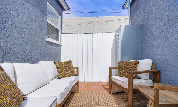 Ocean Beach Cottage | Pet-Friendly Beach Cottage with Ocean View & Dog Washing Station