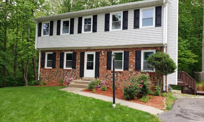 Dale City House | Cozy 1-Bedroom Apartment with Private Gym for Your Stay