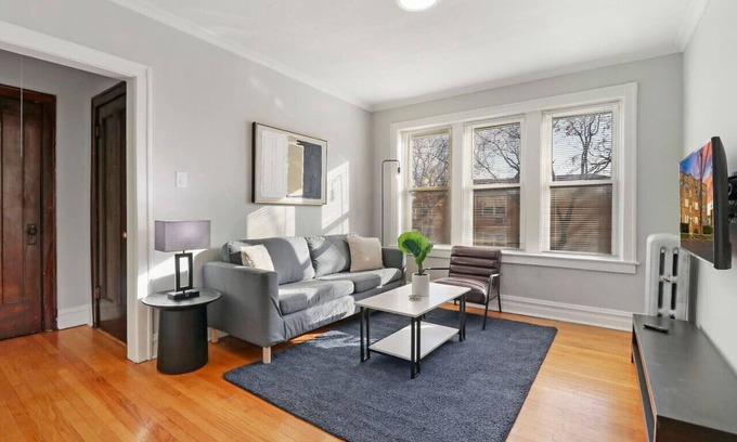 Cragin Apartment | Tranquil 1-Bedroom Apartment with Kitchen in Chicago