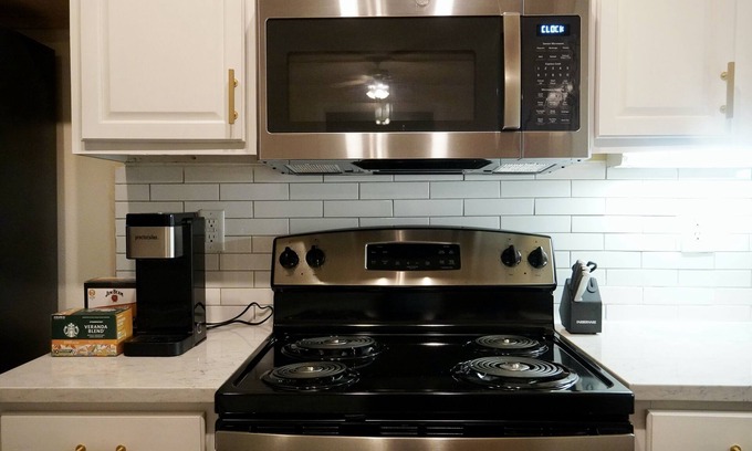 Willow Meadows/Willowbend Area Apartment | Relaxing 1BR Apt by NRG with Pool and Spa in Uptown