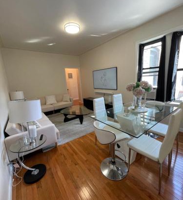 Queens Apartment | Convenient 1BR Apt in Sunnyside, Close to Manhattan
