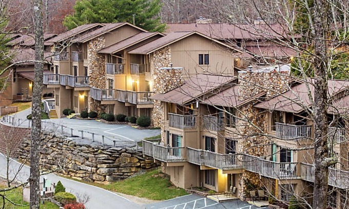 Banner Elk Condo | Cozy 1BR Villa in Banner Elk with Pool and Spa Amenities