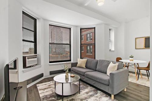 East Hyde Park Apartment | Ideal Apartments in Chicago: Pet & Child Friendly Stays