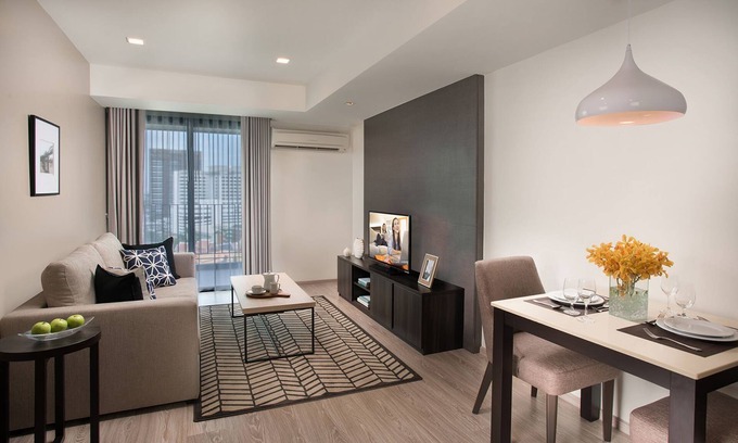 Ekkamai Condo | 1Br Pet friendly/Ekkamai/Monthly
