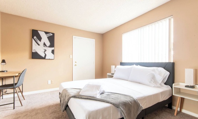 Mesa Apartment | 1BR/Pool/Gym/1 Mi To Banner Hospital