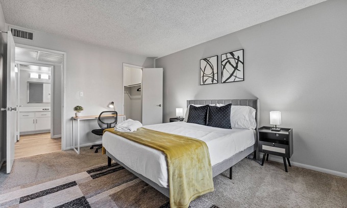 Mesa Apartment | 1BR/Pool/Gym/1 Mi To Banner Hospital