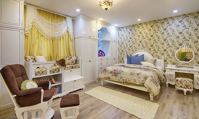 Phu My Apartment | Cozy 1BR Victorian Apartment with River View and Hot Tub