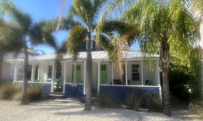 Bradenton Beach Cottage | Family-Friendly Beach to Bay Cottage: Steps from Gulf Beach!