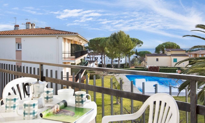 Calella de Palafrugell Apartment | Oceanfront Costa Brava E-6 with Spa & Pool Access