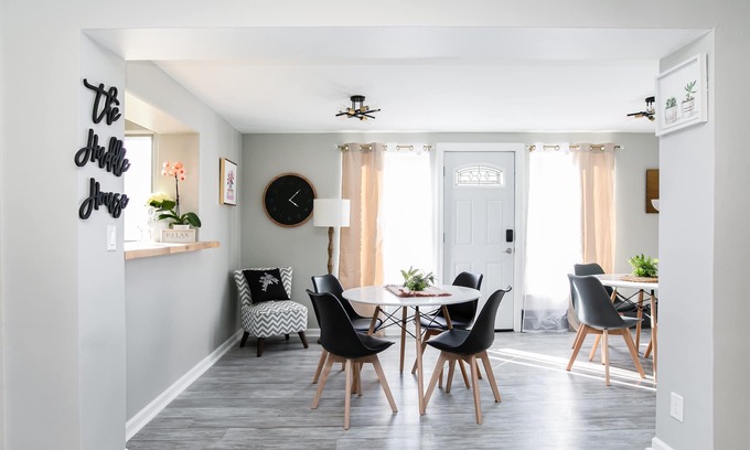 South Bend House | Pet-Friendly Retreat with King Beds and Huge Yard!
