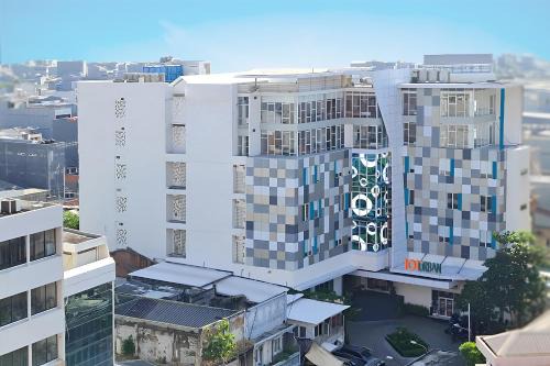 Chinatown Hotel | Discover MaxOne Signature Glodok Jakarta - Family Friendly Stay