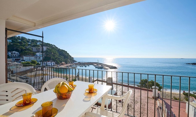 Llafranc Apartment | Discover Pruneda: Family-Friendly Retreat with Spa Access