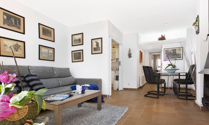 Llafranc Apartment | Inviting 2-Bedroom Apartment Steps from Llafranc Beach