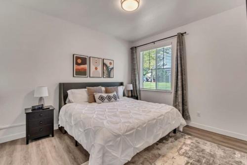 Clearfield Apartment | 1st Fl King Beds Pool Garage - Near AFB