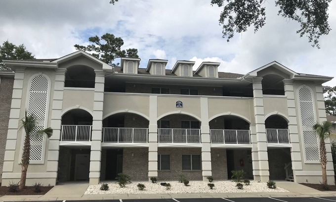 Sunset Beach Condo | Prime 2BR Condo Near Beach with Pools & Ocean Views