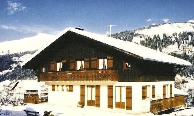 Morzine Apartment | Charming 1st Floor Apartment in Savoyard Chalet, Morzine