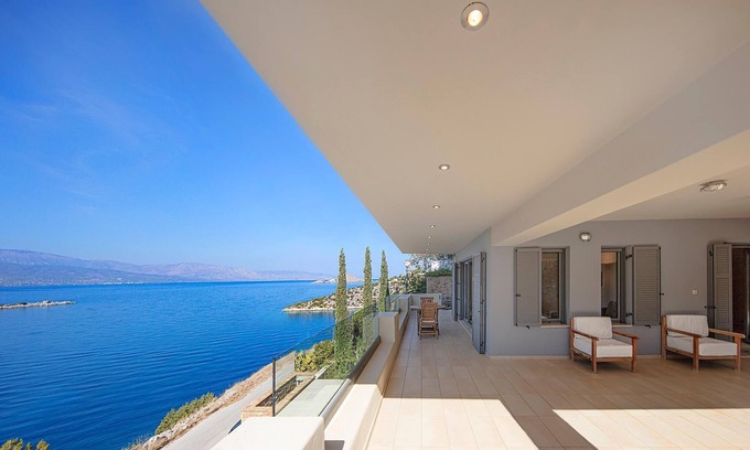 Katakali Apartment | Relaxing Ocean View Retreat at Crystal View Villa