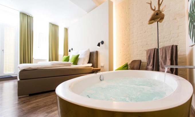 Nippes Hotel | Discover Comfort at 1st Floor Köln - Rated 9/10 with Breakfast