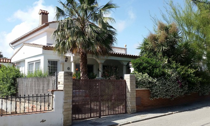 Cambrils Apartment | Elevated Retreat: Villa with Ocean View and Large Terrace