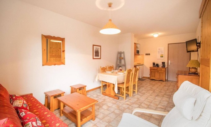 Aussois Apartment | Cozy Terrace Retreat in Aussois with Family-Friendly Amenities