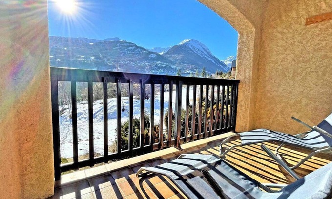 Vallouise-Pelvoux Apartment | Comfortable Pelvoux Suite with Spa & Kitchen Amenities