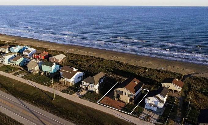 Terramar Beach House | Ocean View Haven: 4 Bedroom with Pool & Top Guest Rating
