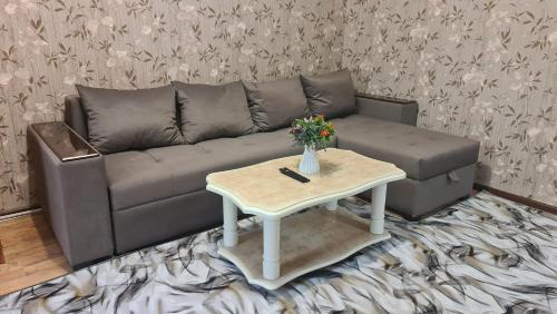 Shymkent Apartment | 2х-ком Улица 1 Мая дом 1 - 2й этаж