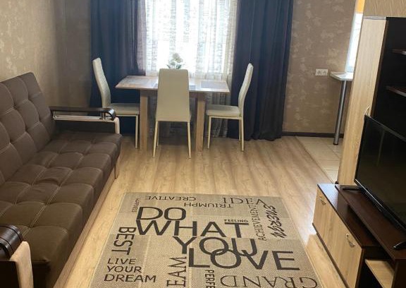 Mariupol Apartment | Exceptional 2-Bedroom Studio in Central District