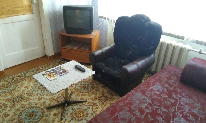 Bratsk Apartment | Cozy 2-Bedroom Stay at Makarenko 20 for Budget Travelers