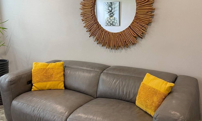 Croissant Park Apartment | Pet-Friendly 2/1 Near Downtown Fort Lauderdale with Free Parking