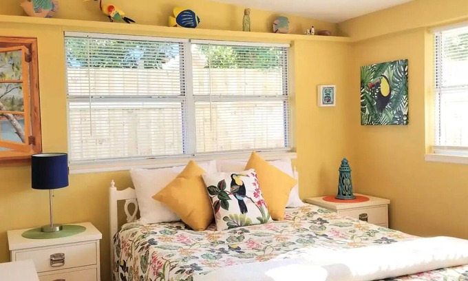 South Gate Ridge House | Pet-Friendly Retreat Near Top Beach with Private Yard