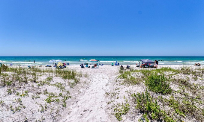 Independence Square Condo | Beachfront Escape: 2-Bedroom with Ocean View & Pool