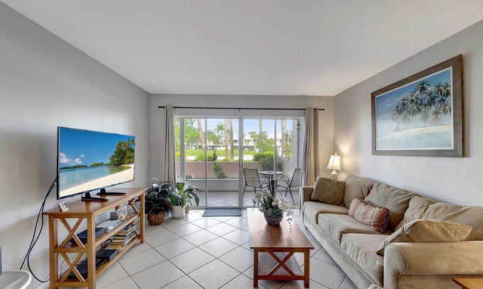 Plantation Condo | Ideal 2/2 Ground Unit by Golf Course, Minutes from Beach
