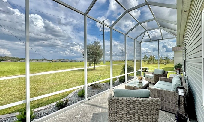 Leesburg House | Beautiful 2-Bedroom Retreat in The Village of Citrus Grove