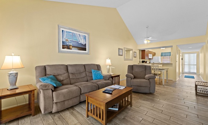 Plantation Condo | Stylish 2/2 Retreat Near Beach with Pool & Breakfast