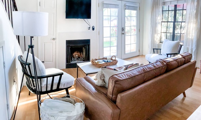 Mesa Grande House | Perfect Getaway: Game Room, Pool & Steps to Dining!