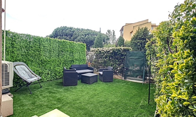 Frejus Apartment | Exceptional Garden-Level Rooms with Pool Near the Beach