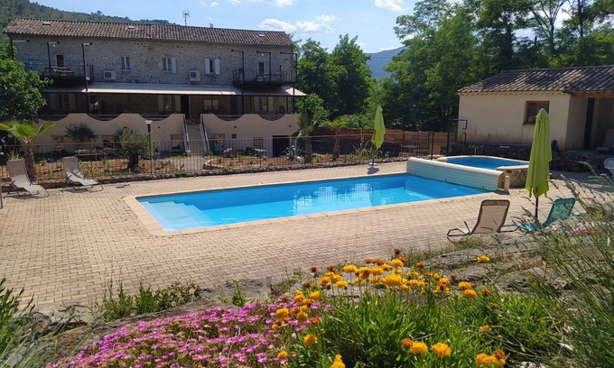Les Assions House | Relaxing Gîte with Pool in Southern Ardèche