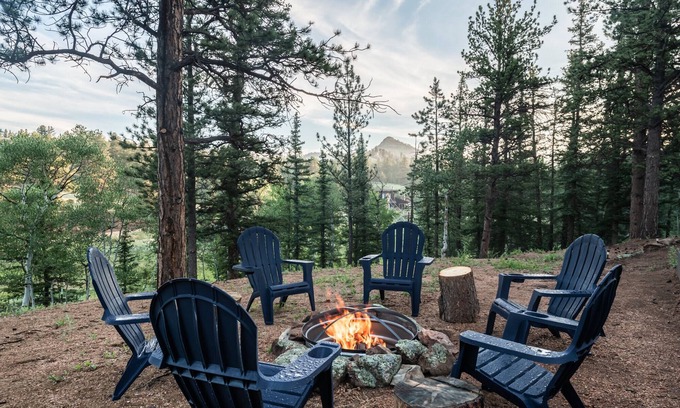 Florissant Cabin | Serene Mountain Cabin Retreat with Sauna and Firepit